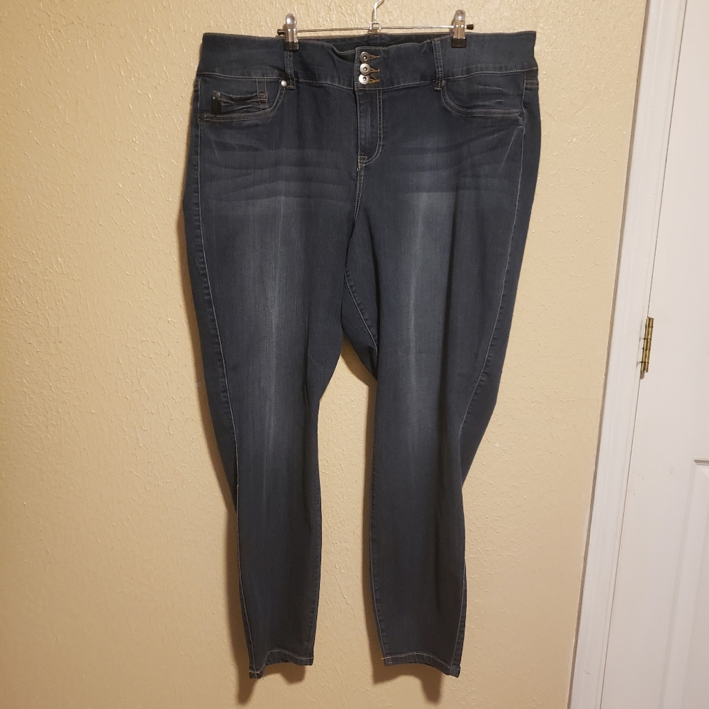 Torrid Skinny Jeans Size 24‎ TALL Plus Size